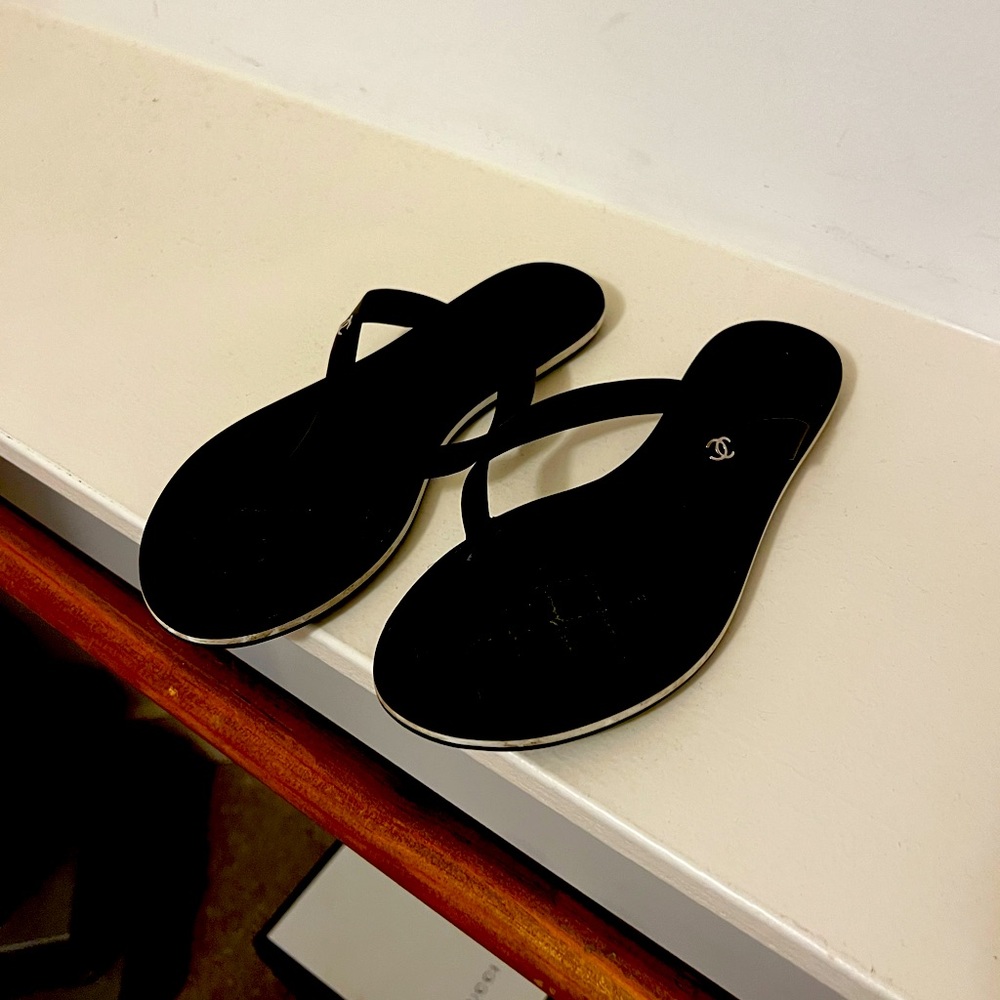 CHANEL sandals